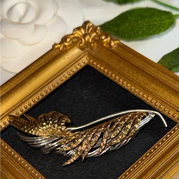 Gold and Silver Feather Brooch - Picture 8 of 16